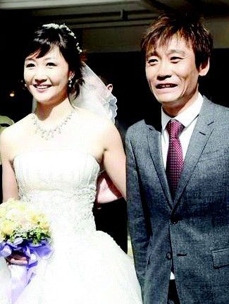 高峰再次强调自己是"头婚" 网友为前妻那英抱不平