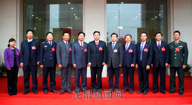 市委十三届一次全会选举产生新的市委领导